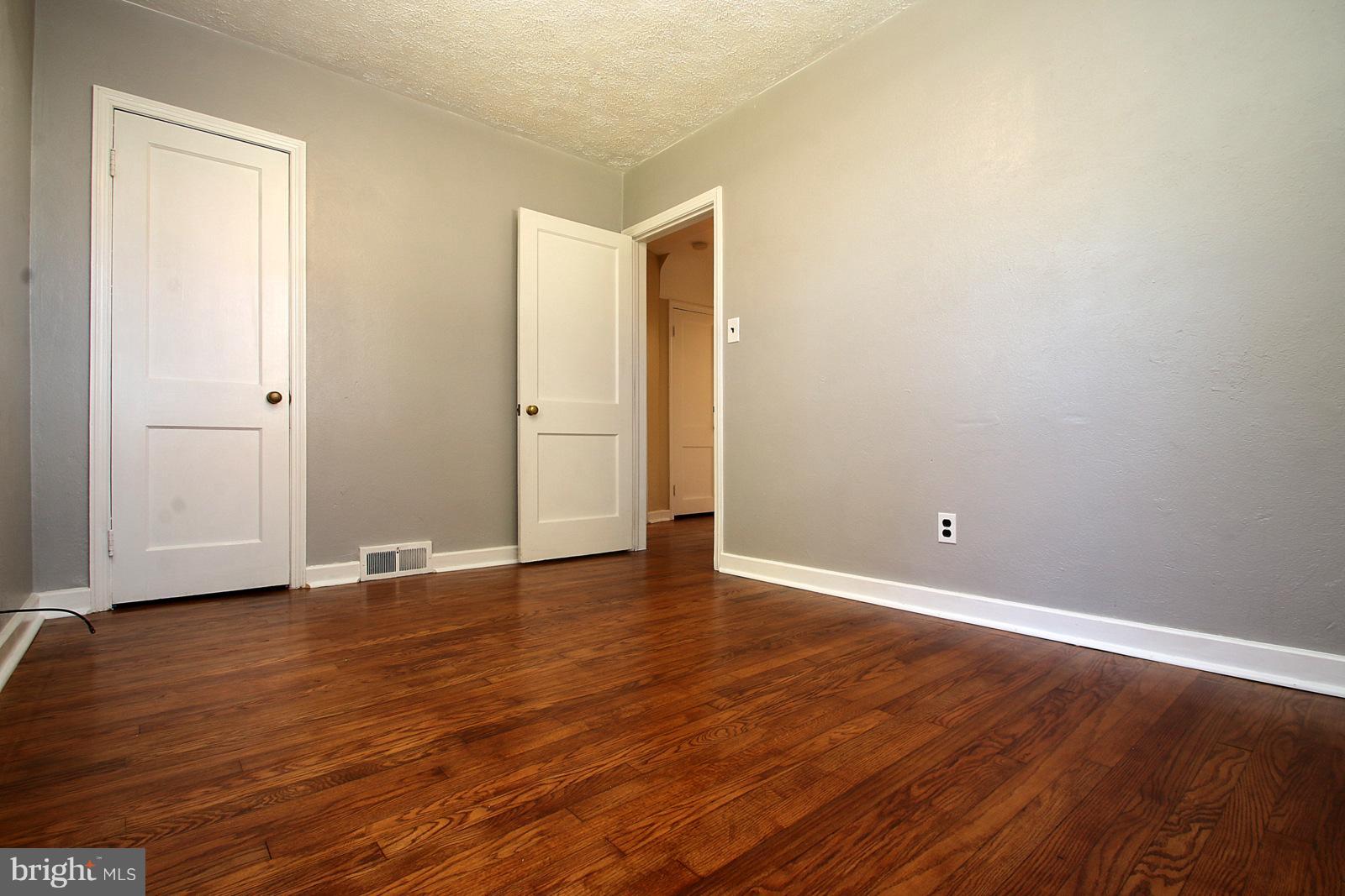 26 Village Road Baltimore, MD 21208 - Photo 15 of 30 Bedroom