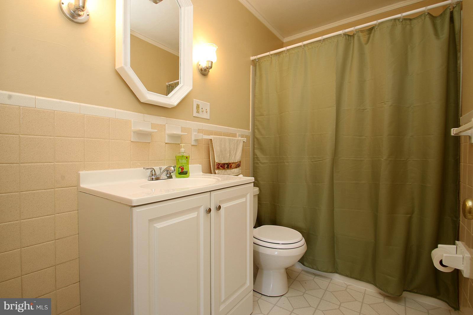 26 Village Road Baltimore, MD 21208 - Photo 16 of 30 Bath