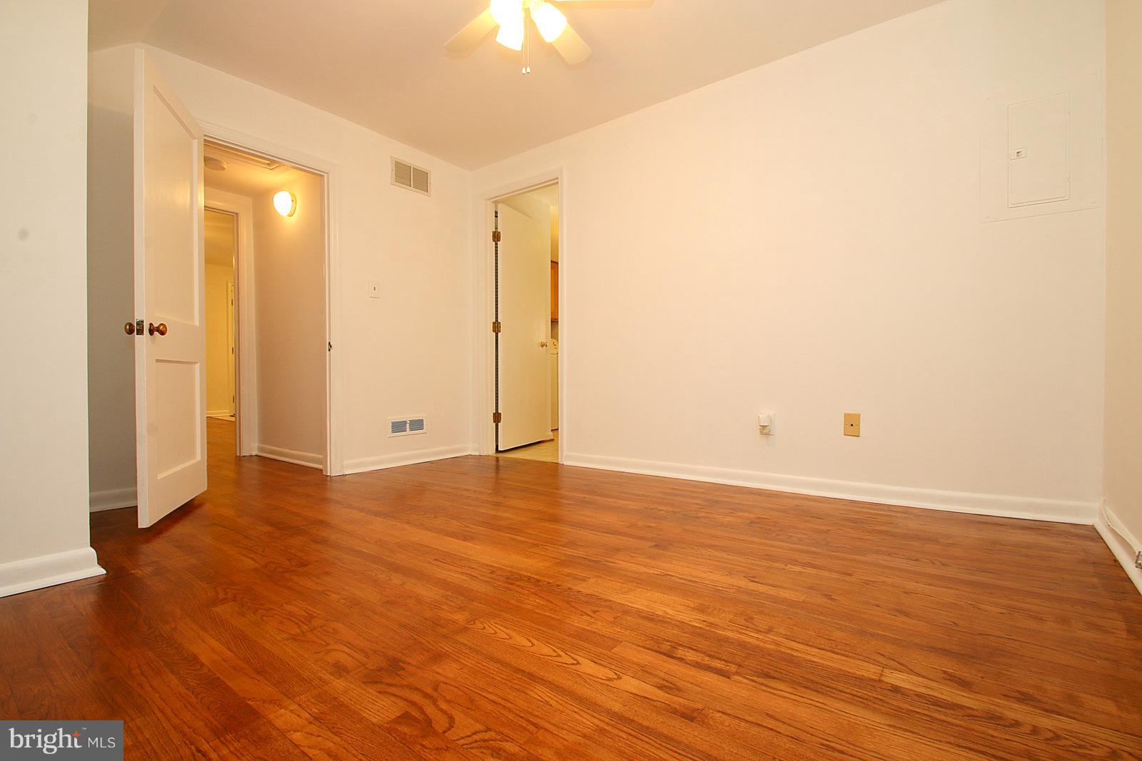 26 Village Road Baltimore, MD 21208 - Photo 22 of 30 Bedroom