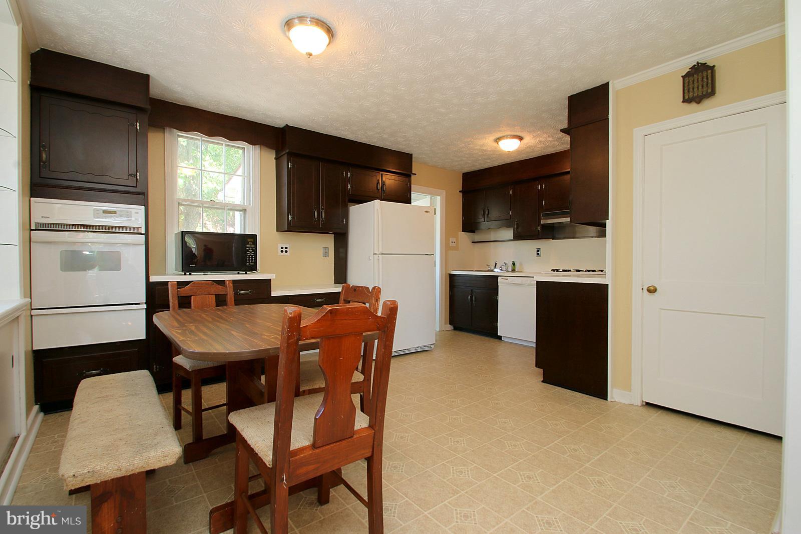 26 Village Road Baltimore, MD 21208 - Photo 6 of 30 Kitchen