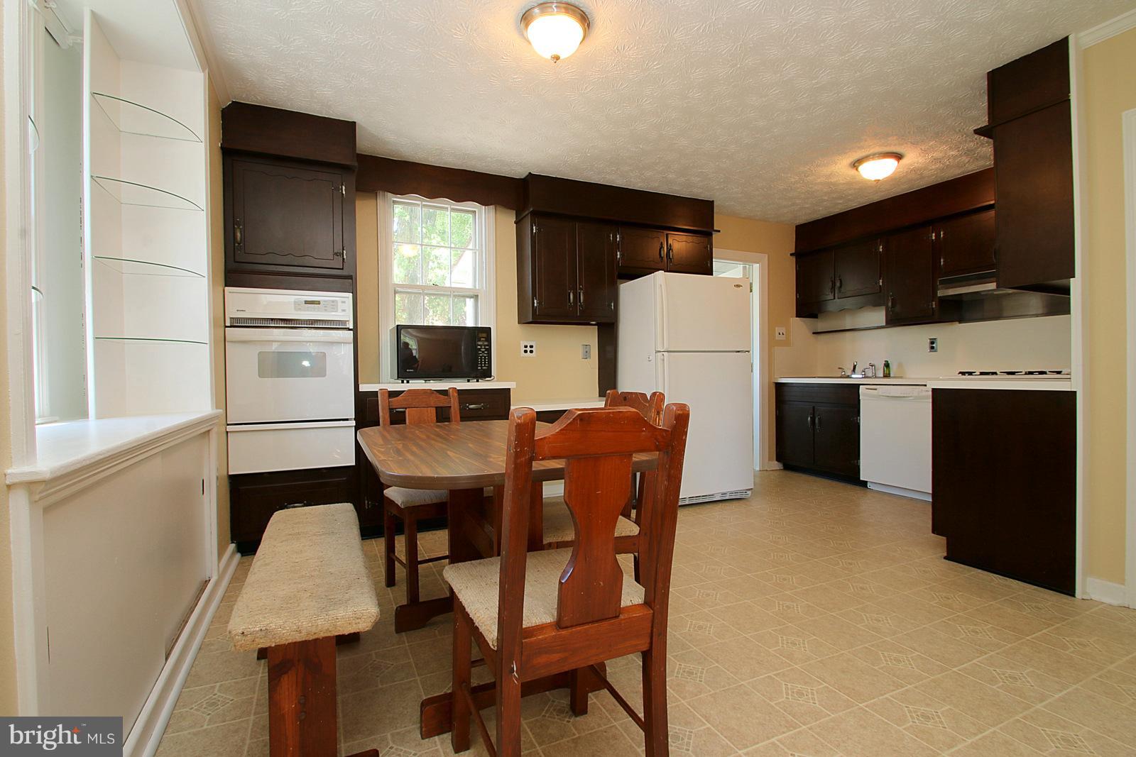 26 Village Road Baltimore, MD 21208 - Photo 7 of 30 Kitchen