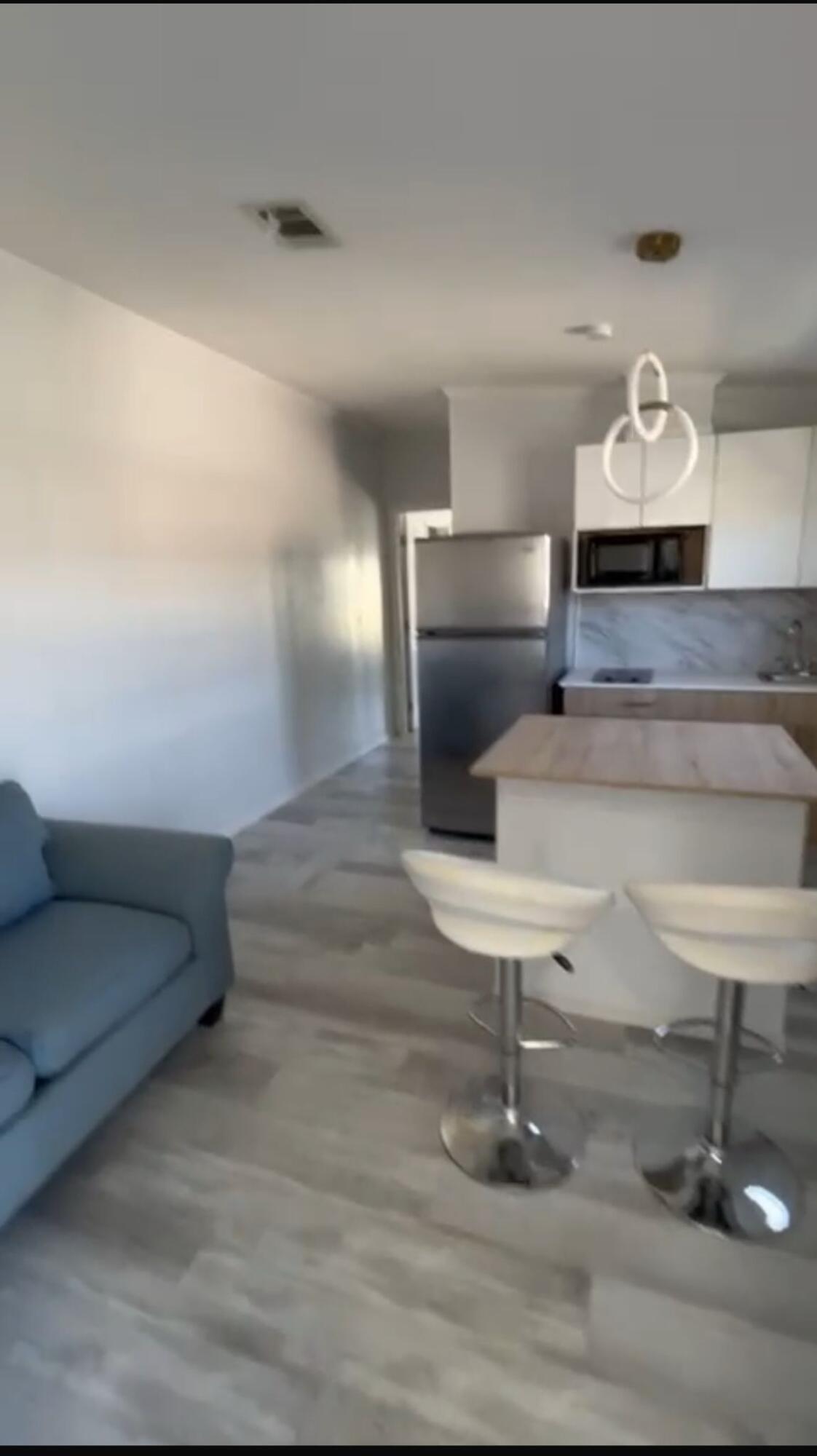 3140 Southwest 51st Avenue Davie, FL 33314 - Photo 18 of 38 f9004df8-43a0-4545-9d55-9a7be1e75806