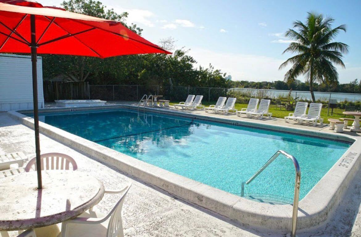 3140 Southwest 51st Avenue Davie, FL 33314 - Photo 2 of 38 7e6f05ff-6d40-4945-a3cc-d5ee60c6f7e3