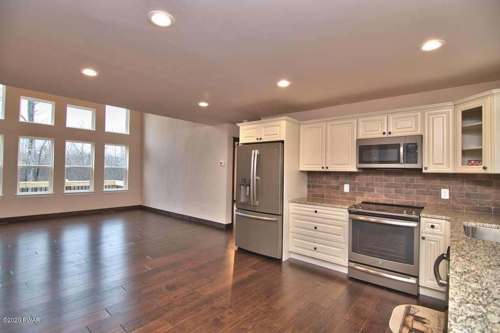 269 West Lakeview Road Lackawaxen, PA 18435 - Photo 17 of 88