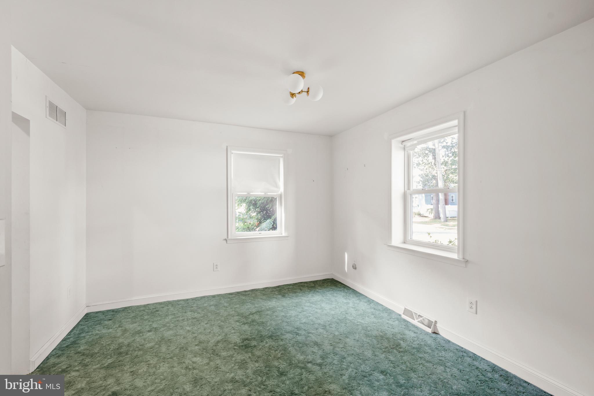 723 Filbert Street Palmyra, NJ 08065 - Photo 9 of 34 Dining room