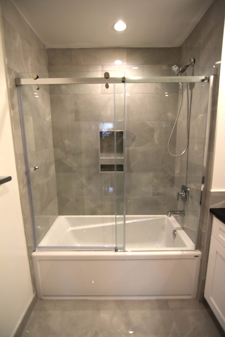 3833 North Broadway, Unit 301 Chicago, IL 60613 - Photo 17 of 18