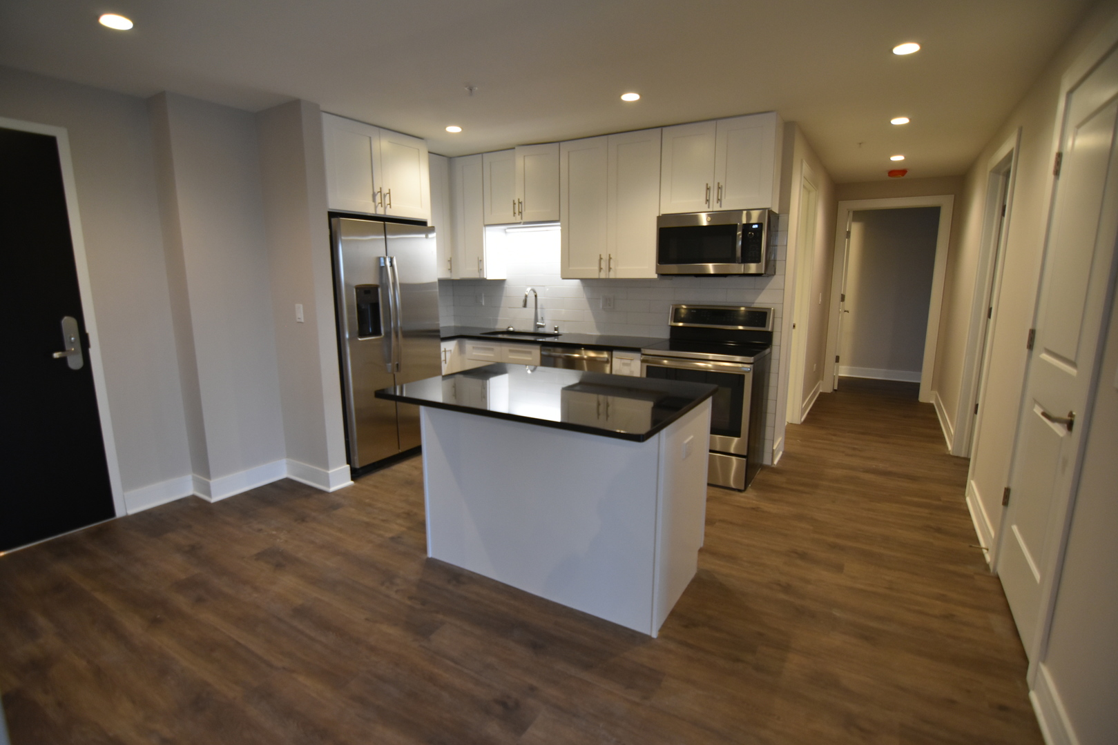 3833 North Broadway, Unit 301 Chicago, IL 60613 - Photo 4 of 18