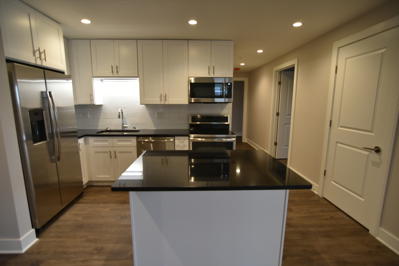 3833 North Broadway, Unit 301 Chicago, IL 60613 - Photo 5 of 18