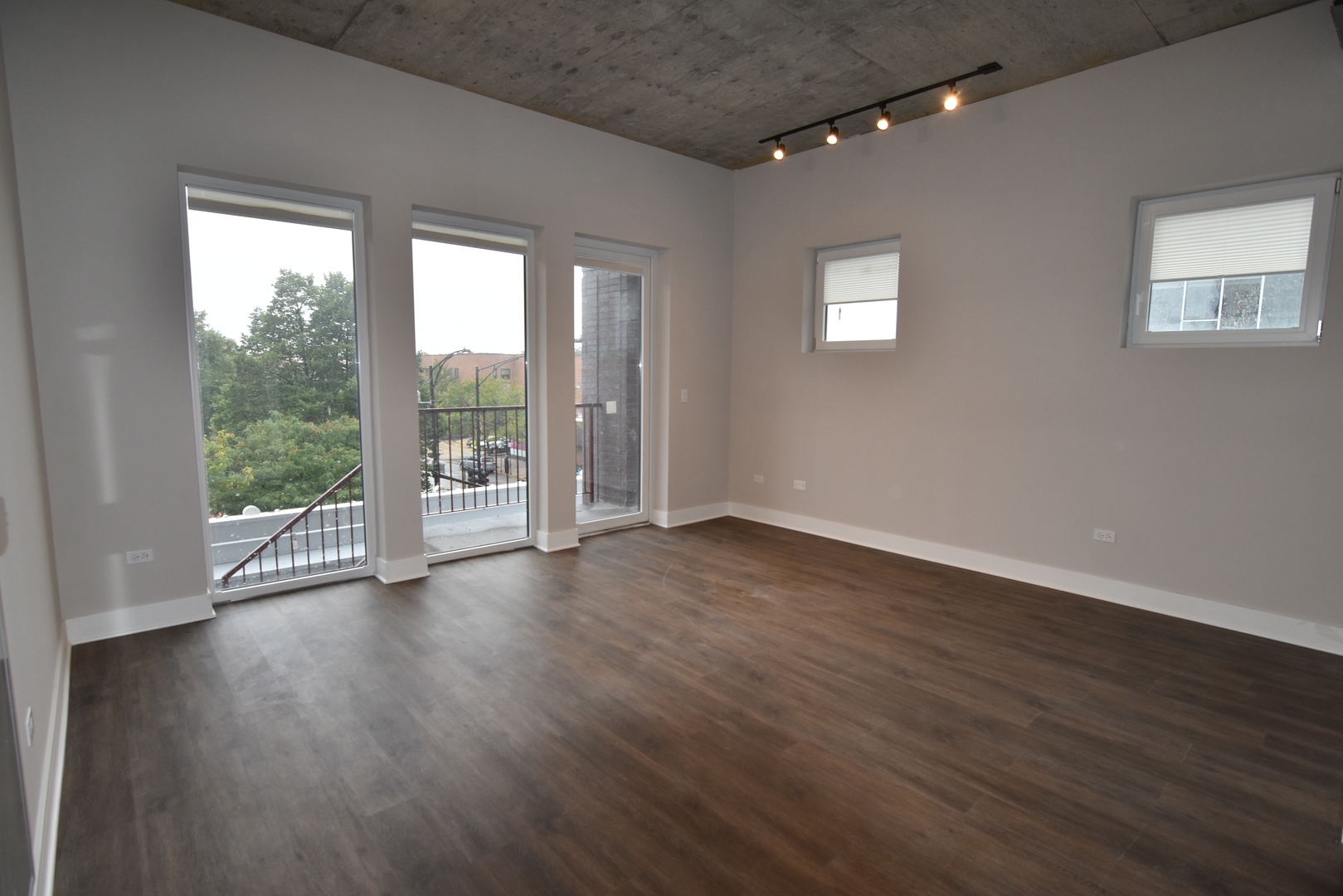 3833 North Broadway, Unit 301 Chicago, IL 60613 - Photo 8 of 18