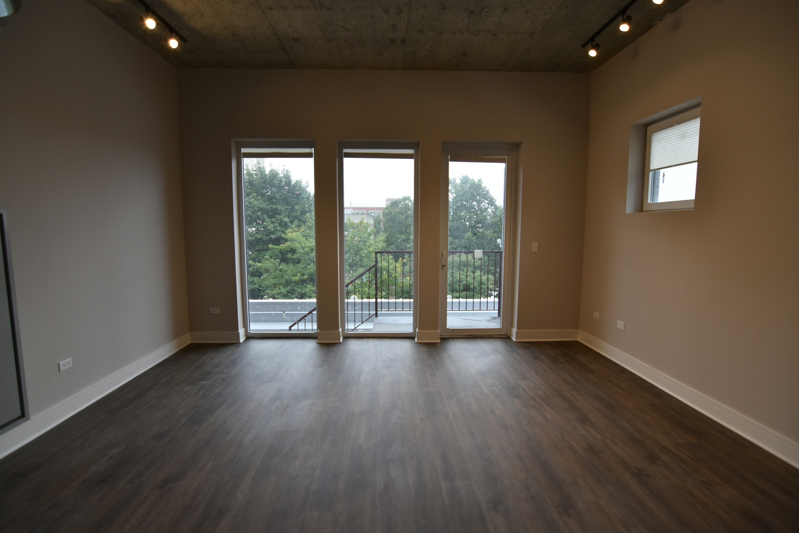 3833 North Broadway, Unit 301 Chicago, IL 60613 - Photo 10 of 18