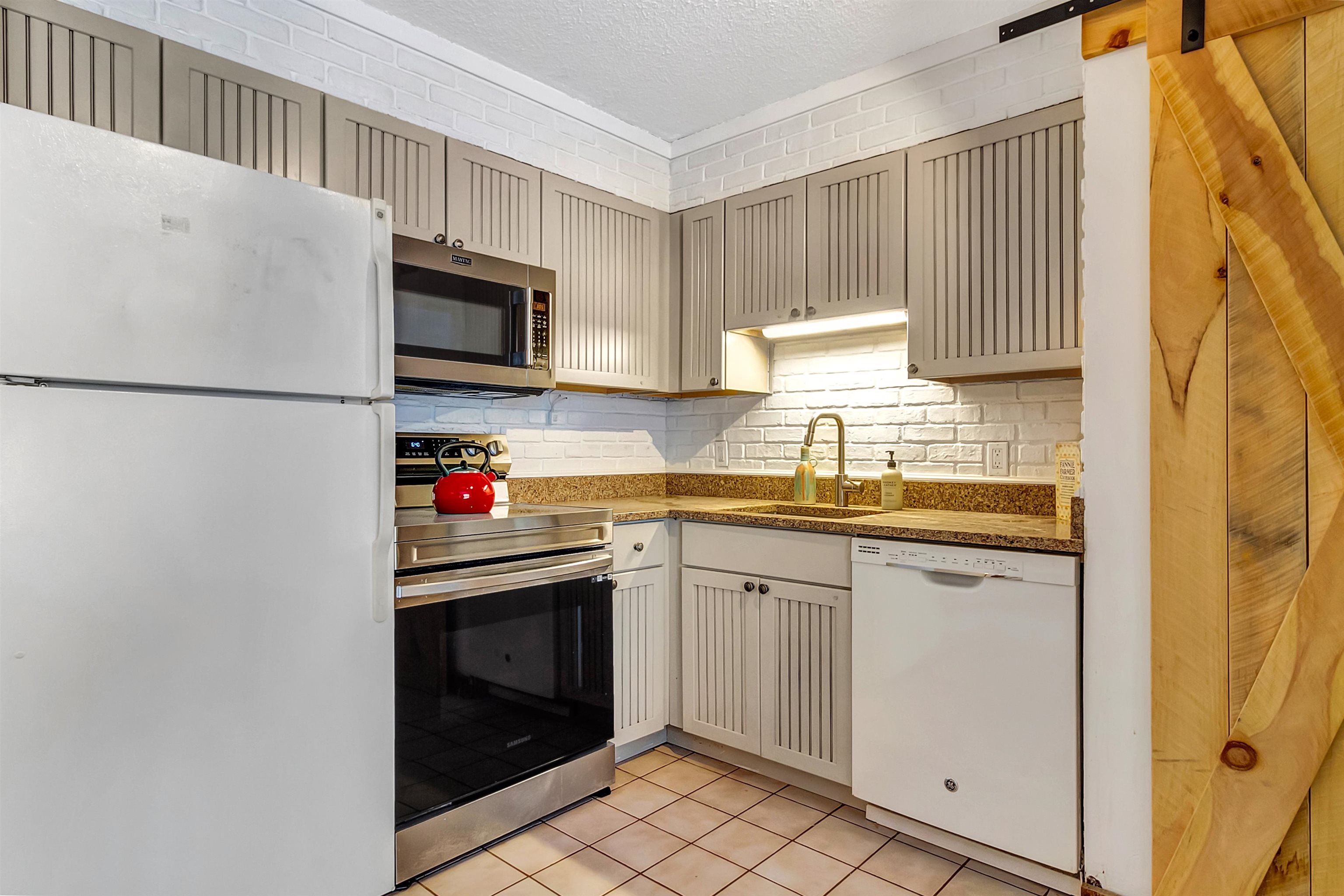 697 East Mountain Road, Unit A1 Killington, VT 05751 - Photo 7 of 39