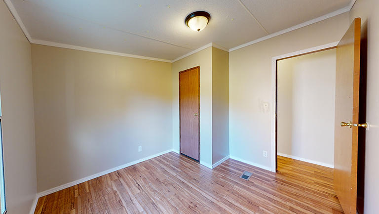11601 Vonore Road Loudon, TN 37774 - Photo 15 of 25 11601-Vonore-Road-Bedroom-2
