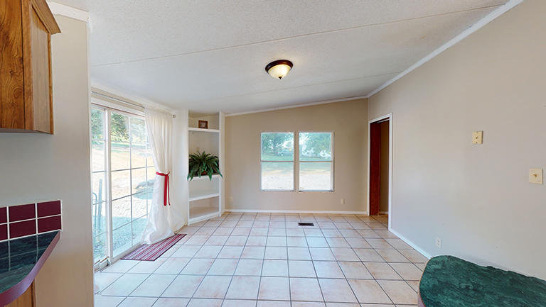 11601 Vonore Road Loudon, TN 37774 - Photo 10 of 25 11601-Vonore-Road-Dining-Area