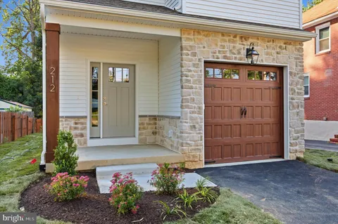 $930,000 | 212 Chestnut Street, Newtown Square, PA 19073