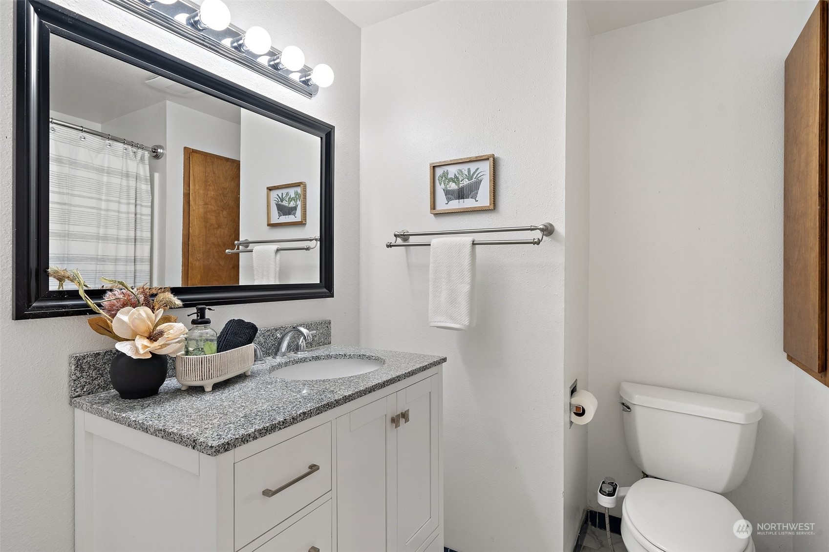 23890 Bond Road Northeast Poulsbo, WA 98370 - Photo 17 of 40 Gallery Image 17