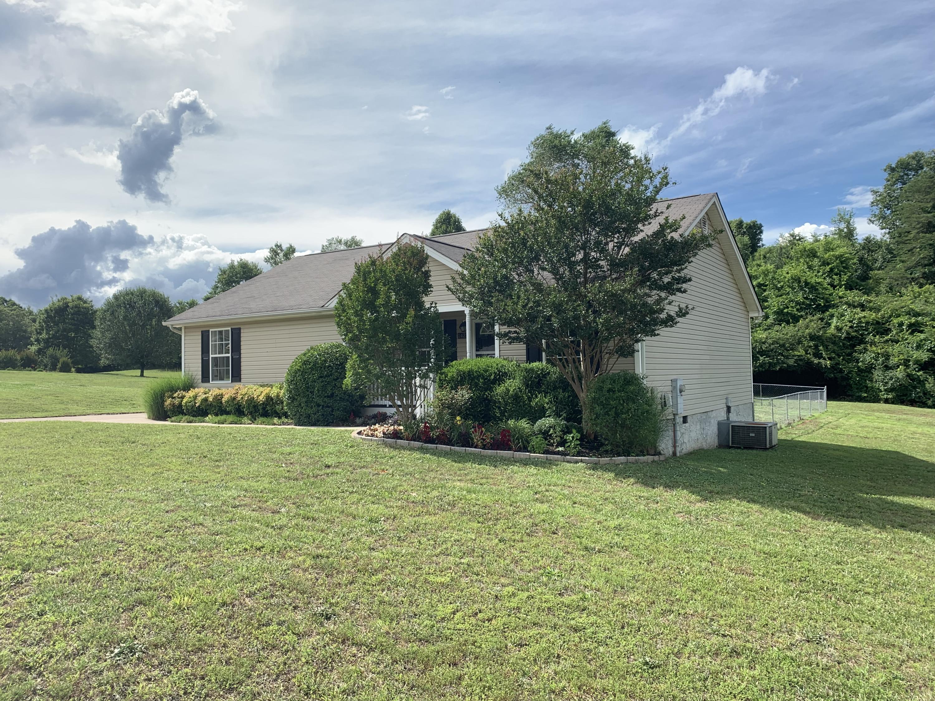 1423 Thatcher Road Soddy Daisy, TN 37379 - Photo 4 of 57 1423 Thatcher Road