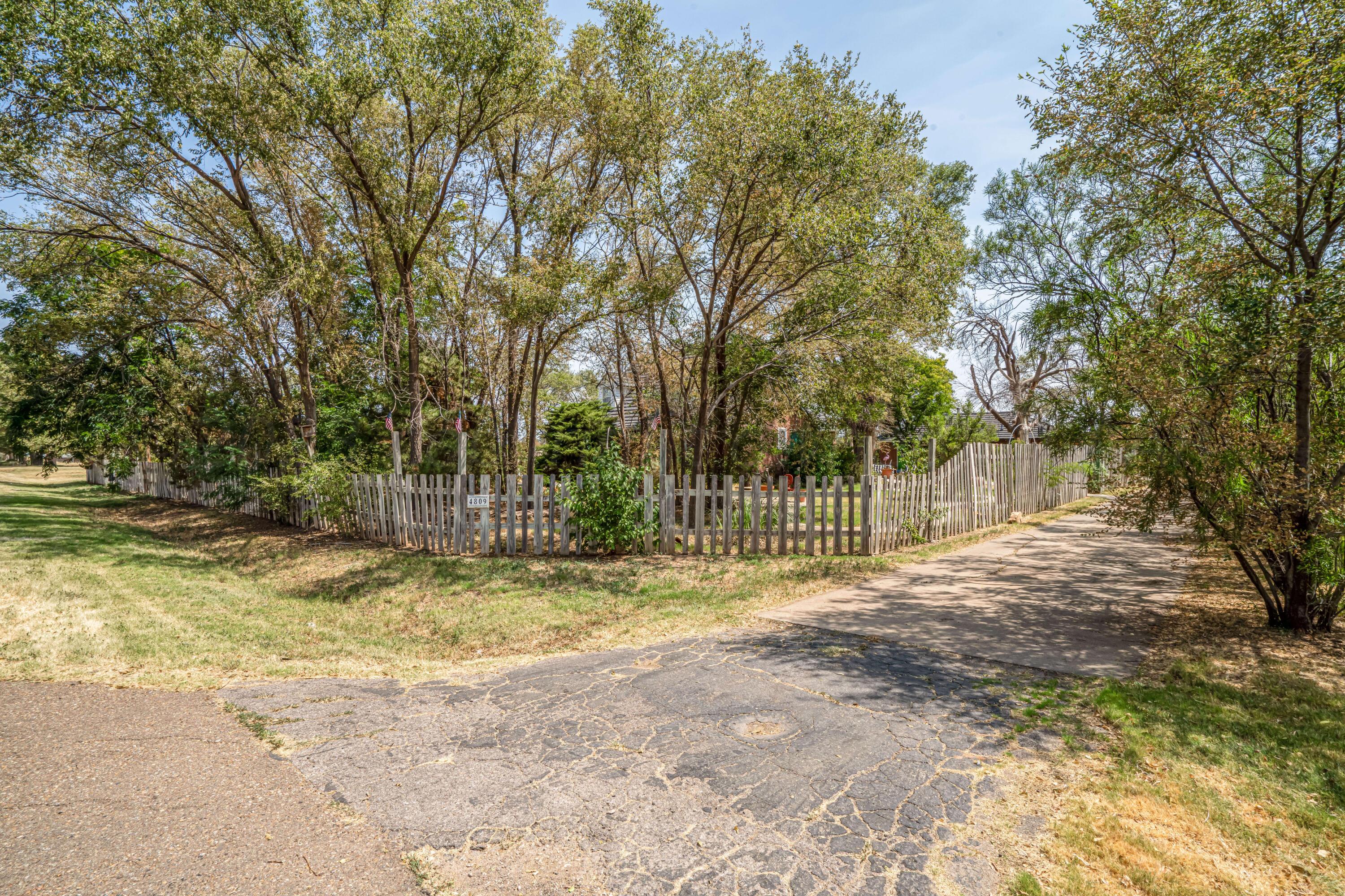 4809 Arden Road Amarillo, TX 79110 - Photo 7 of 34 a view of backyard with green space