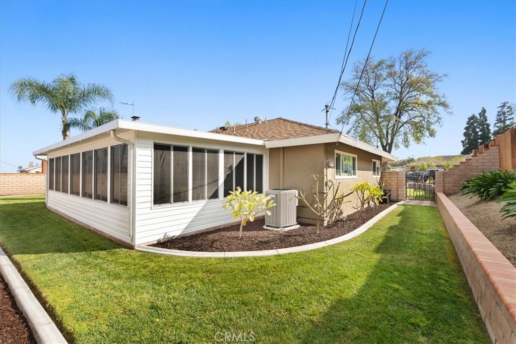6213 Academy Avenue Riverside, CA 92506 - Photo 18 of 38 Newer Vinyl Siding & Updated AC Unit