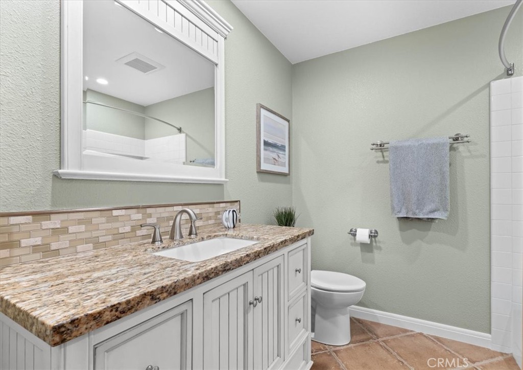 6213 Academy Avenue Riverside, CA 92506 - Photo 27 of 38 Updated Hall Bathroom