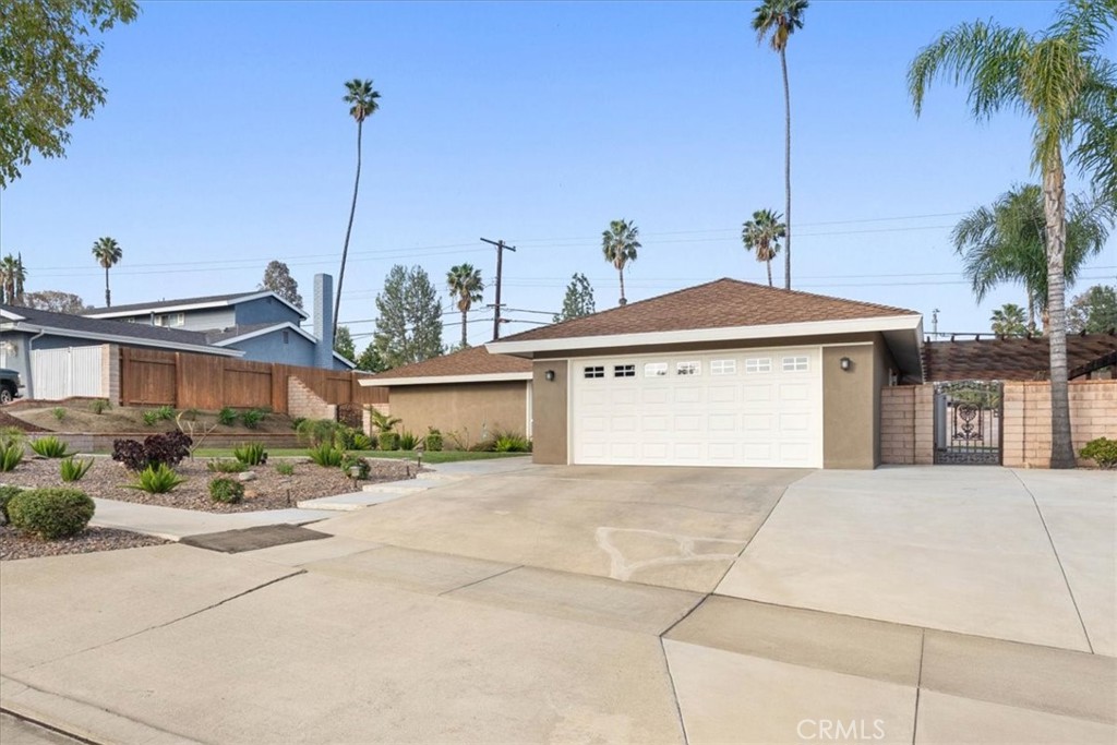 6213 Academy Avenue Riverside, CA 92506 - Photo 35 of 38 Oversized driveway and gated side yard