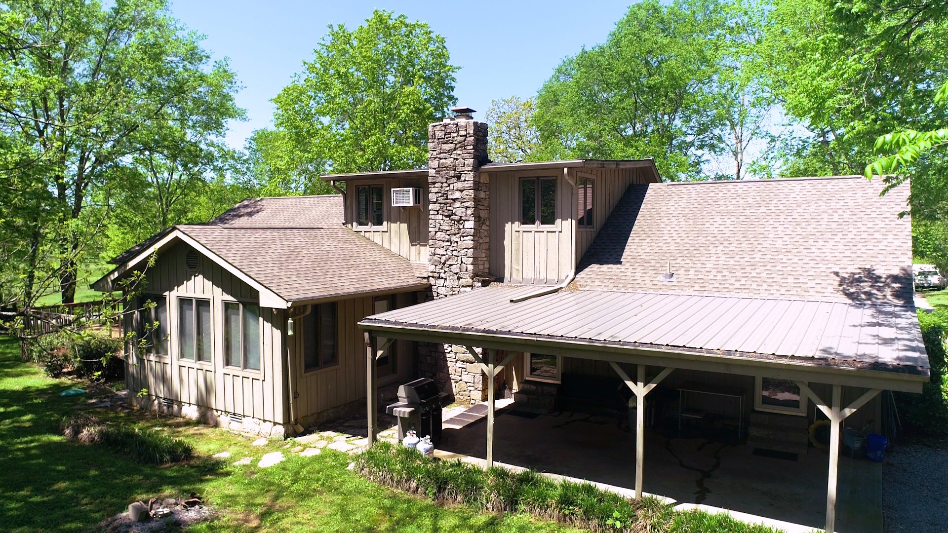 7707 Murfreesboro Road Lebanon, TN 37090 - Photo 4 of 45 a view of a house with pool and yard