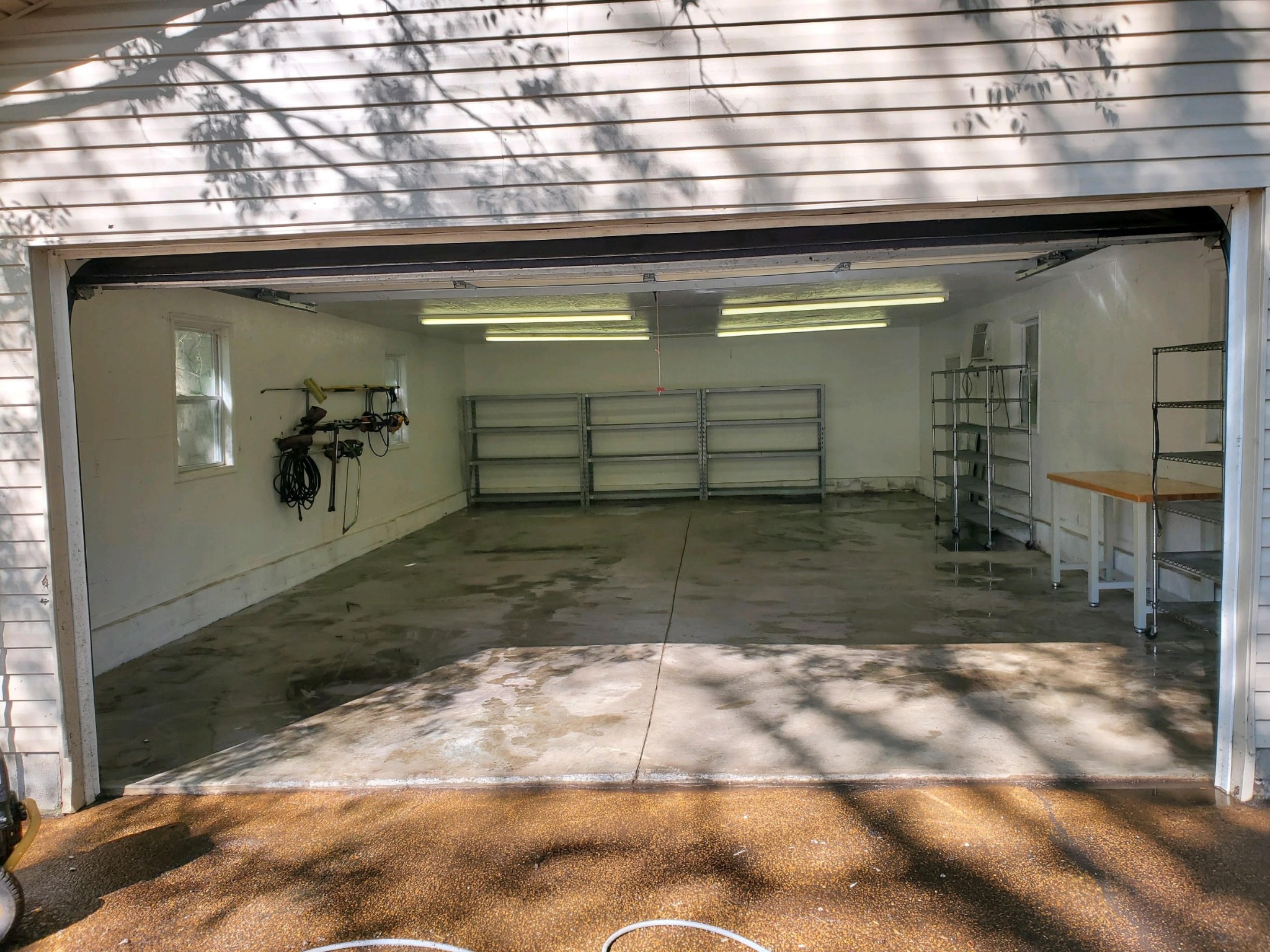7707 Murfreesboro Road Lebanon, TN 37090 - Photo 39 of 45 a view of a garage