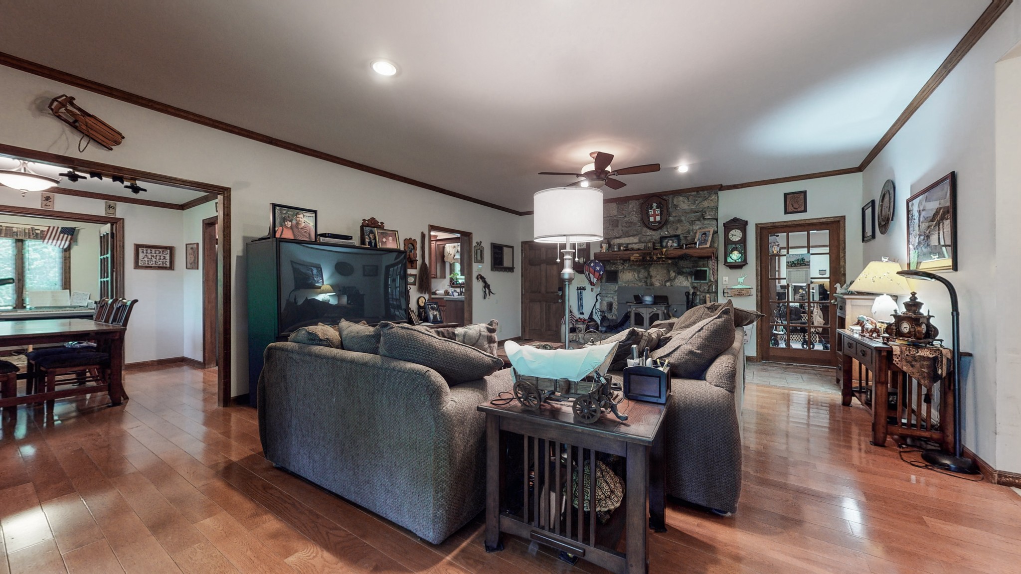 7707 Murfreesboro Road Lebanon, TN 37090 - Photo 10 of 45 a living room with furniture and a flat screen tv