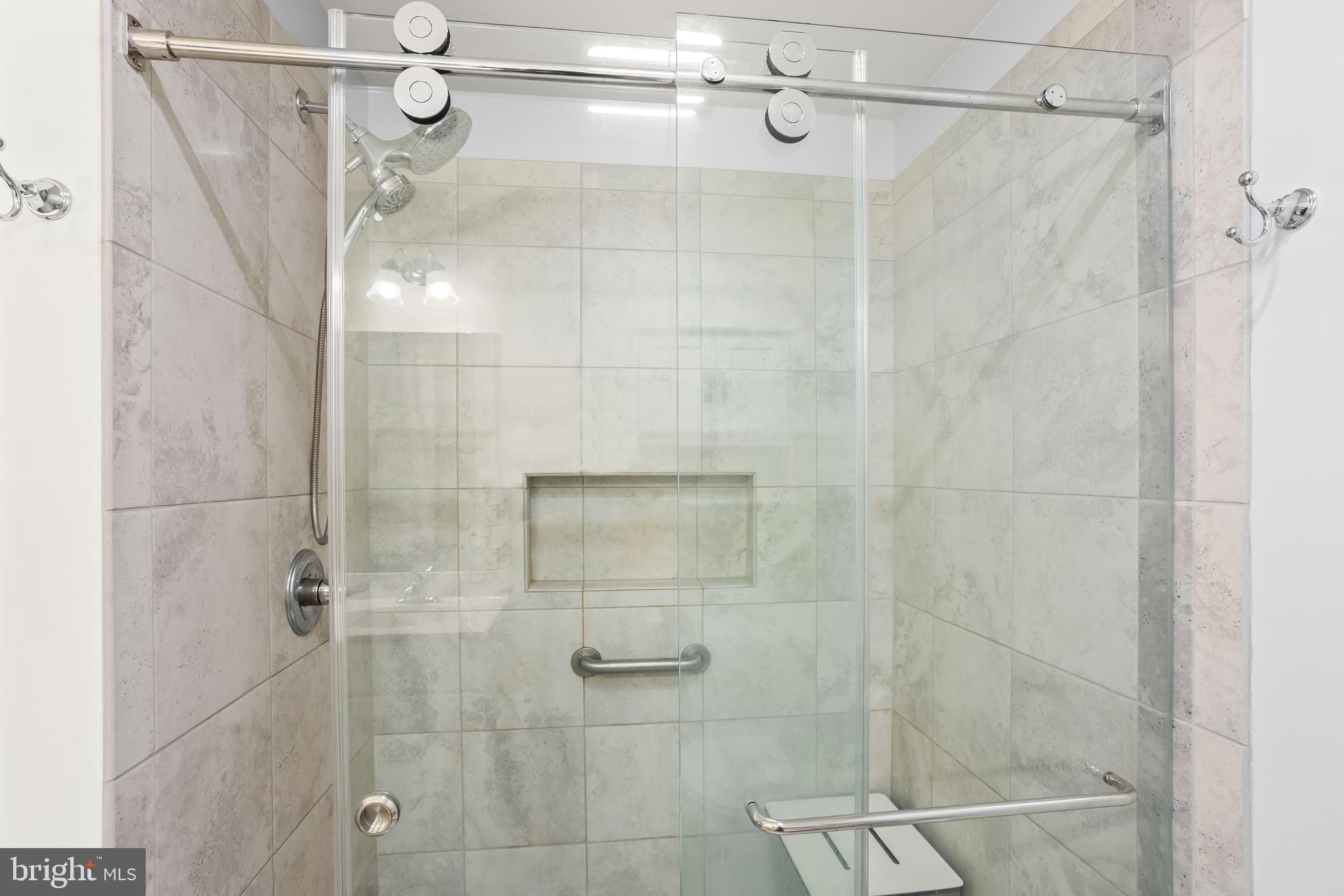 2069 Spring Wood Lane Mechanicsburg, PA 17055 - Photo 25 of 41 a bathroom with a shower