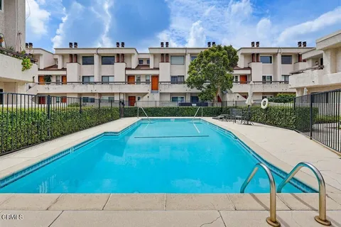 $565,000 | 2680 Lake Avenue, Unit 8, Altadena, CA 91001