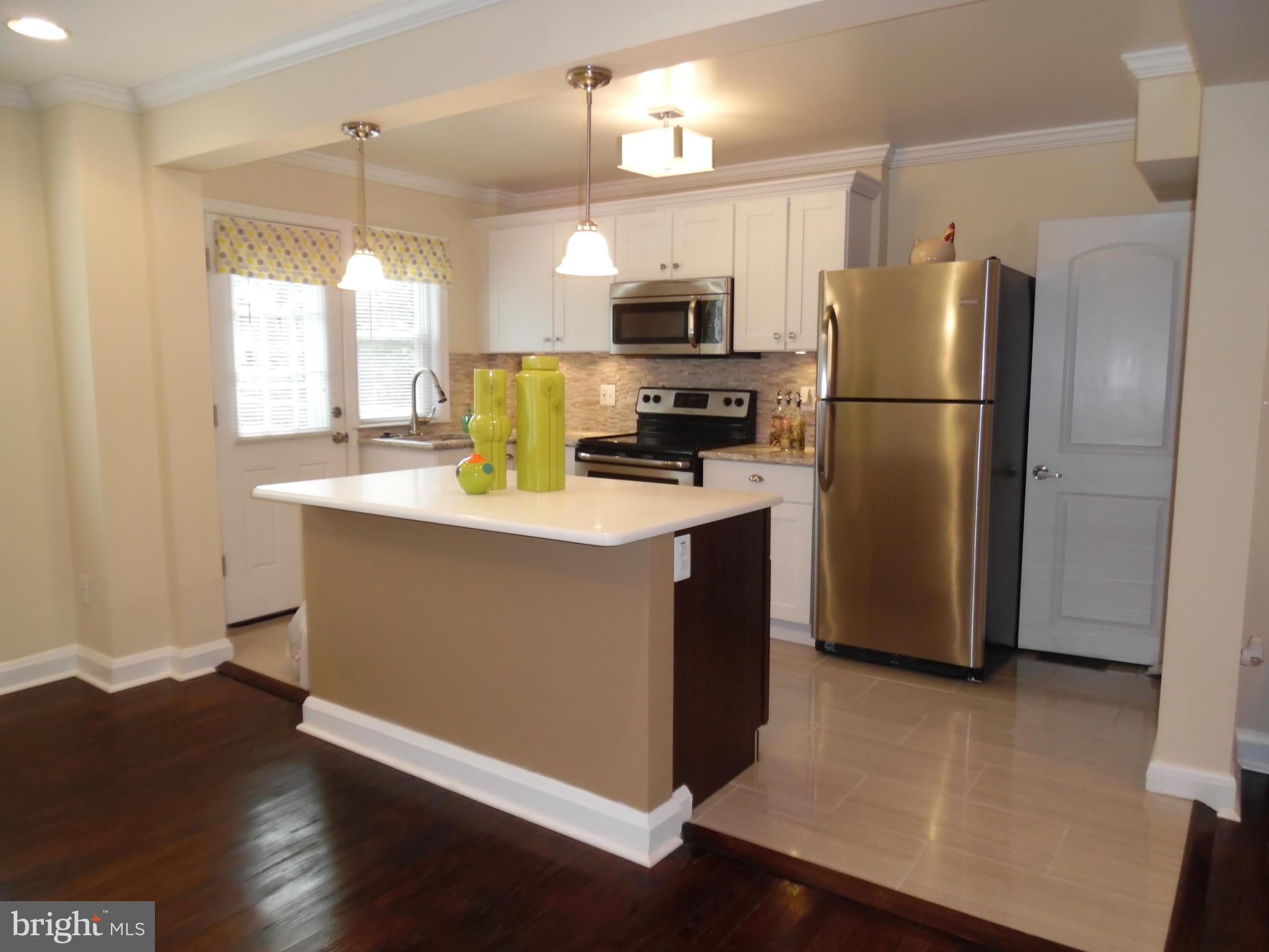 720 Wicklow Road Baltimore, MD 21229 - Photo 10 of 30 Kitchen