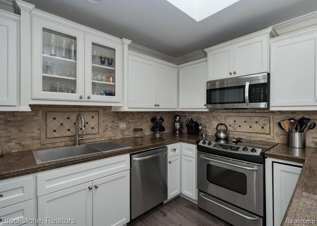 1191 Avon Manor Road Rochester Hills, MI 48307 - Photo 15 of 40