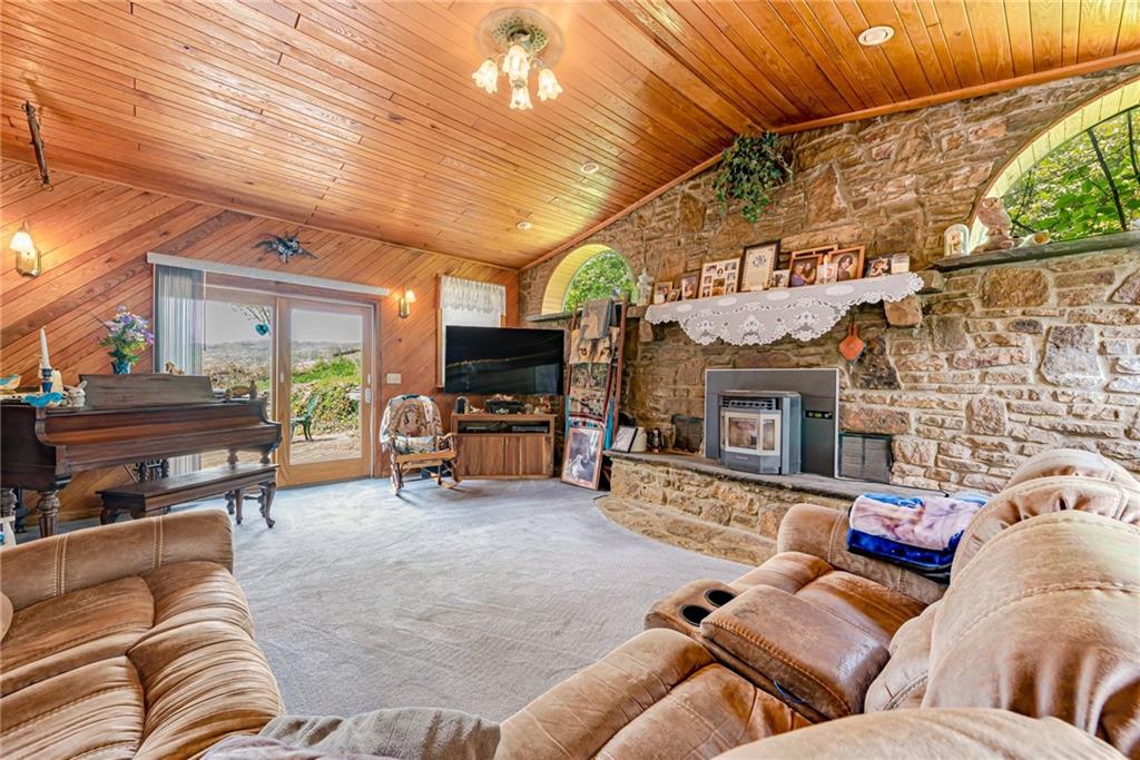 21 Ritenour Ridge Melcroft, PA 15462 - Photo 12 of 39