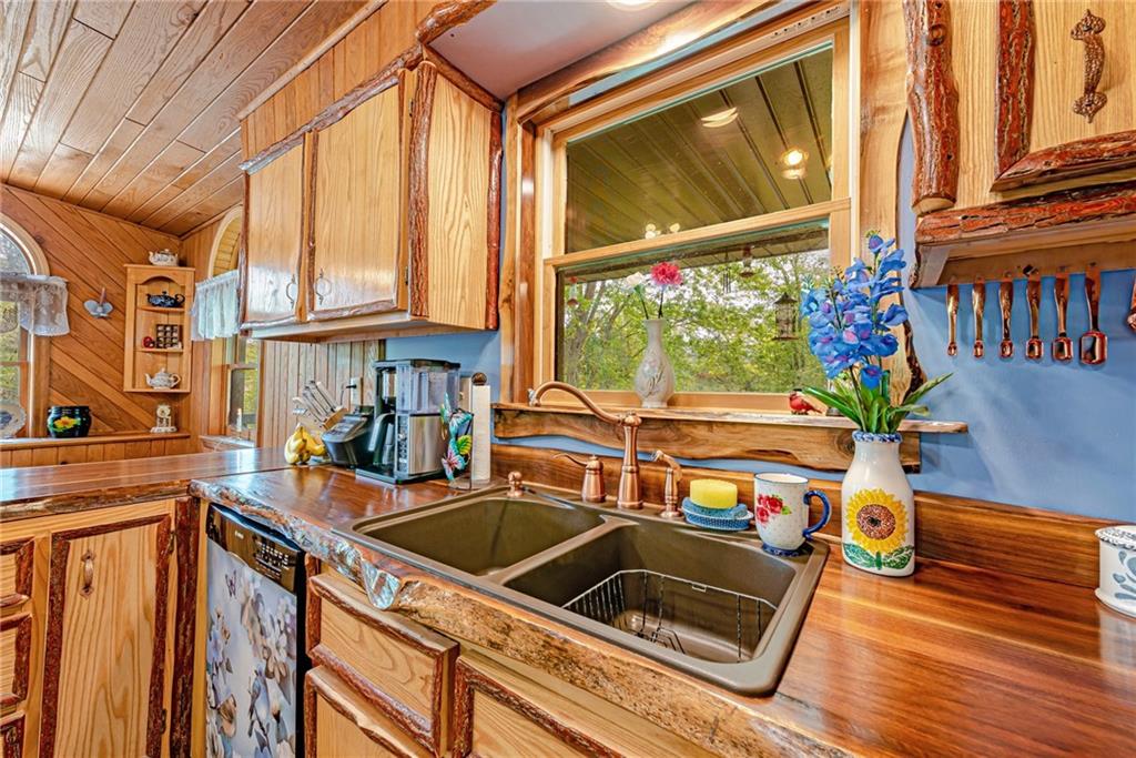 21 Ritenour Ridge Melcroft, PA 15462 - Photo 14 of 39