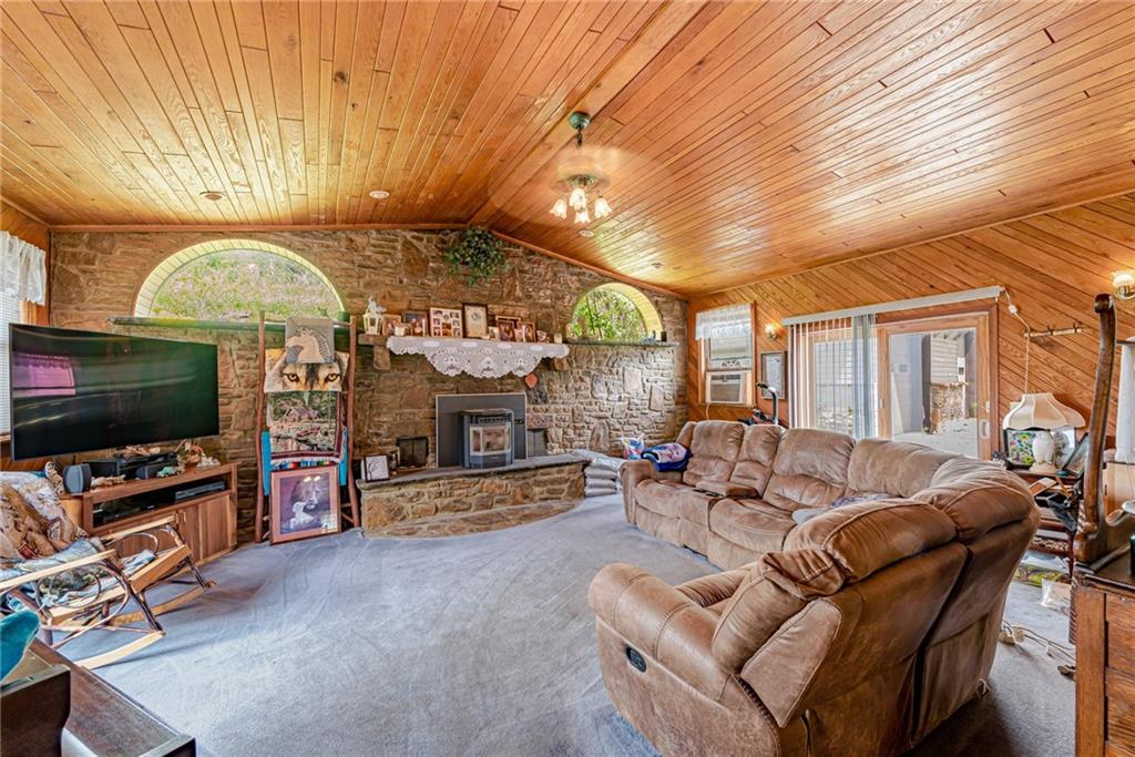 21 Ritenour Ridge Melcroft, PA 15462 - Photo 10 of 39