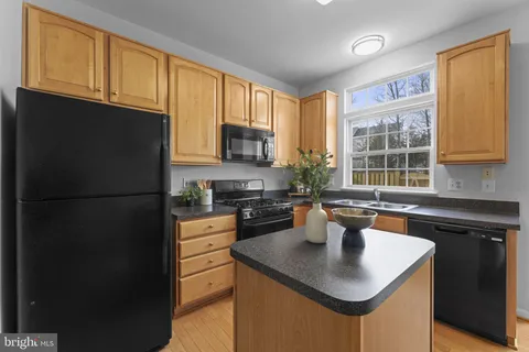 $460,000 | 9822 Maitland Loop, Bristow, VA 20136