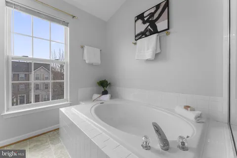 $460,000 | 9822 Maitland Loop, Bristow, VA 20136