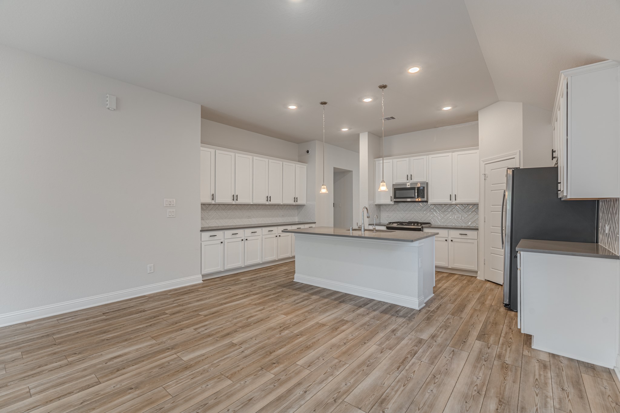9840 Sweet Flag Court Conroe, TX 77385 - Photo 21 of 50 Spacious layout is perfect for entertaining guests while still offering private areas for rest and relaxation.