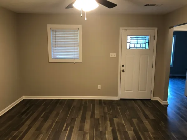 $2,000 | 3542 Douglass Avenue, Memphis, TN 38111