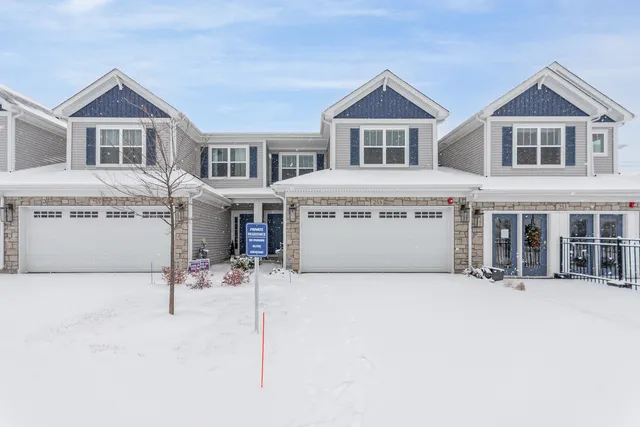 $3,400 | 253 Masters Drive, Addison, IL 60101