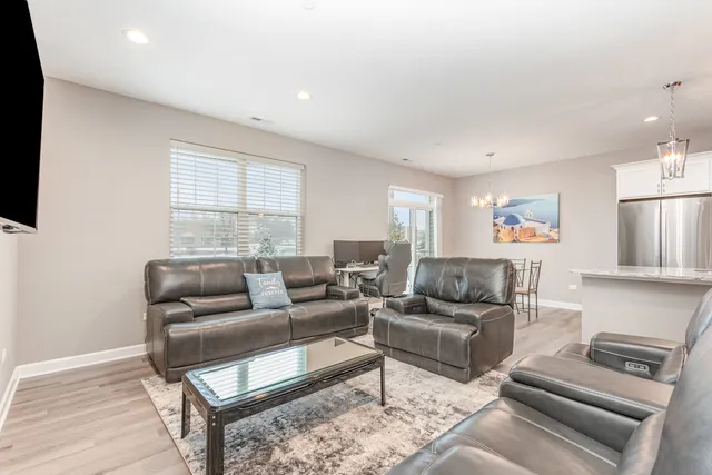 $3,400 | 253 Masters Drive, Addison, IL 60101