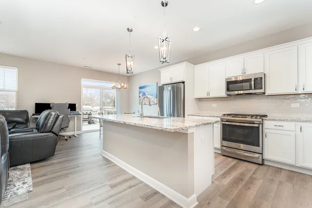 $3,400 | 253 Masters Drive, Addison, IL 60101