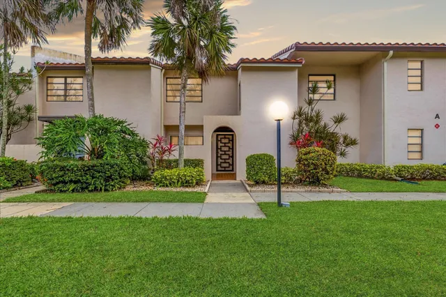 $300,000 | 21386 Juego Circle, Unit 10C, Boca Raton, FL 33433