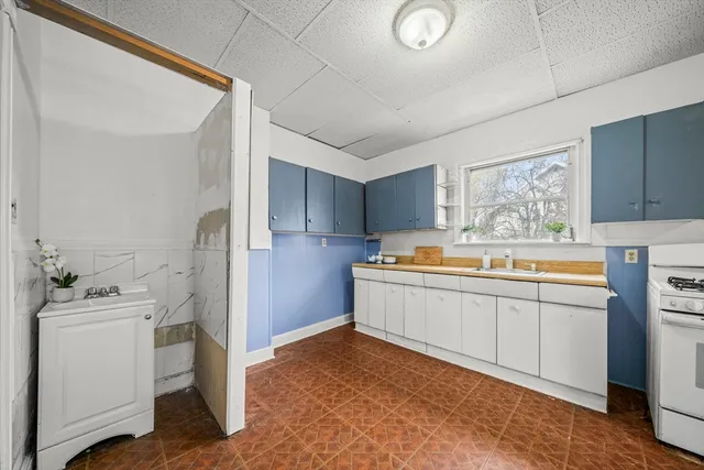 $299,000 | 769-771 Belmont Avenue, Springfield, MA 01108