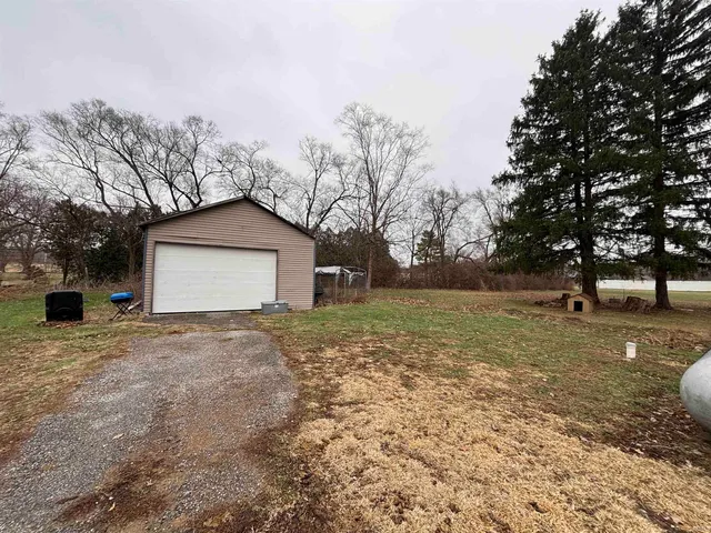 $199,000 | 1565 Highway 116, Bluffton, IN 46714