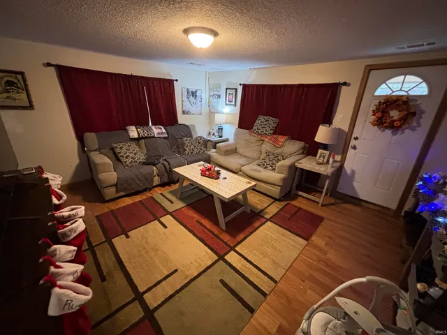 $199,000 | 1565 Highway 116, Bluffton, IN 46714