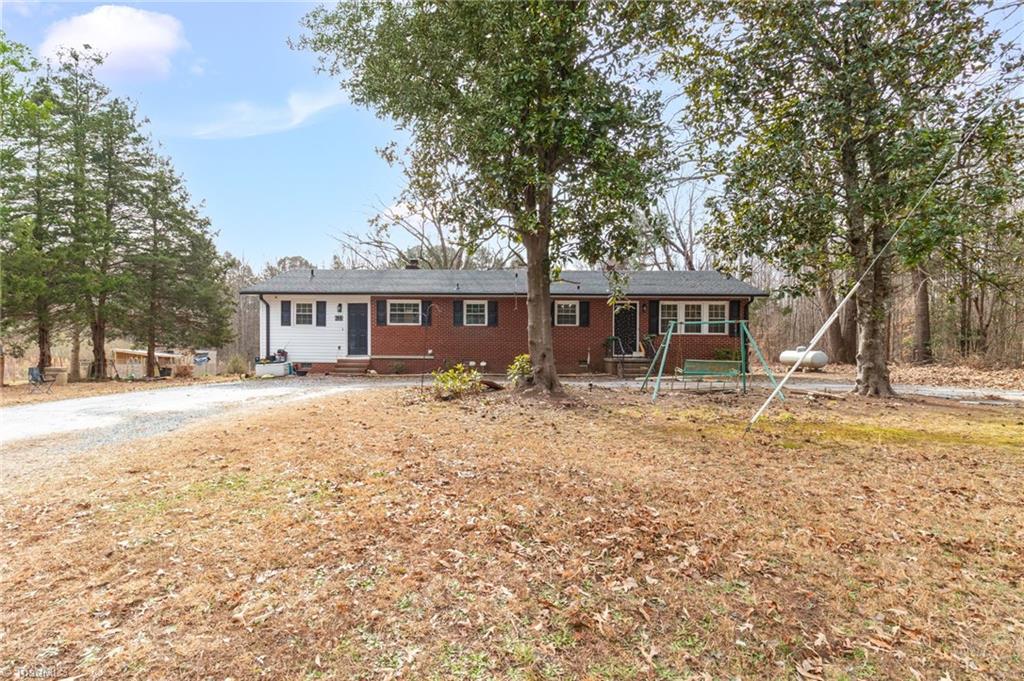 633 Burney Road Asheboro, NC 27205 - Photo 2 of 26