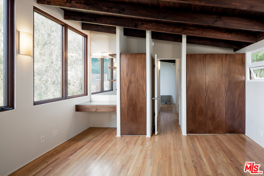 4235 Las Cruces Drive Sherman Oaks, CA 91403 - Photo 11 of 15