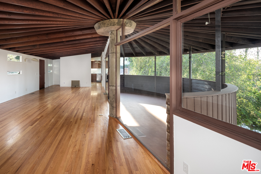 4235 Las Cruces Drive Sherman Oaks, CA 91403 - Photo 3 of 15