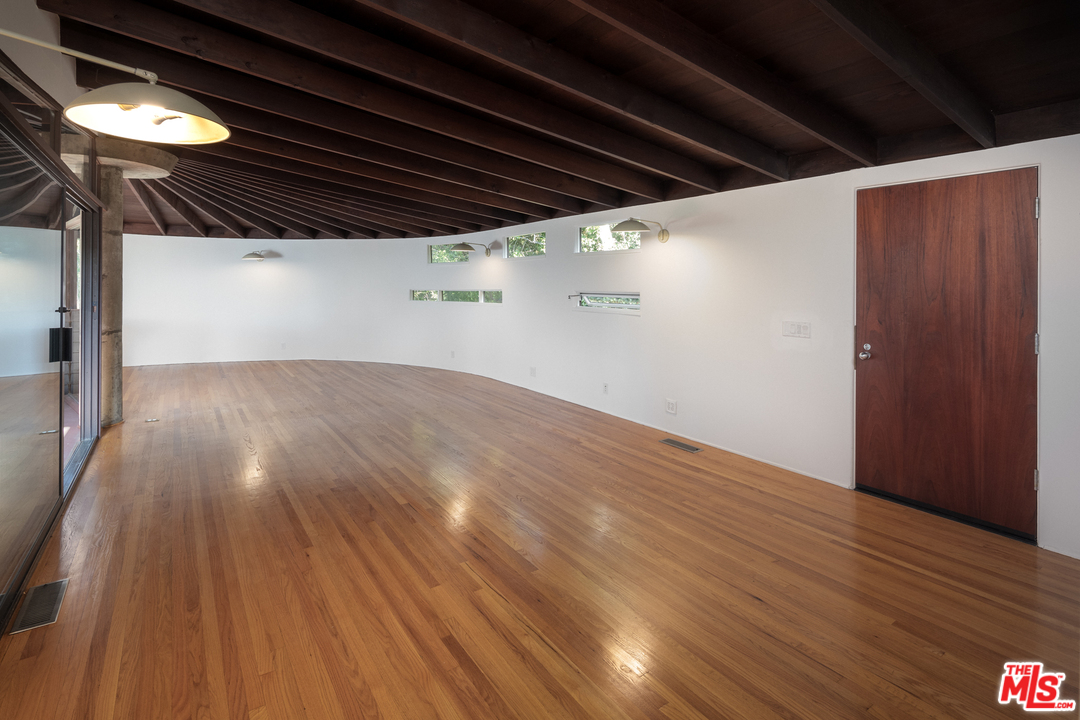 4235 Las Cruces Drive Sherman Oaks, CA 91403 - Photo 4 of 15