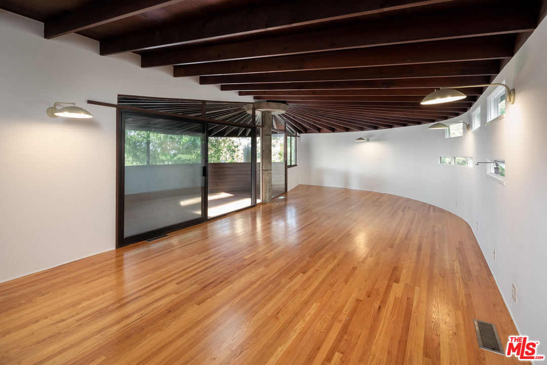 4235 Las Cruces Drive Sherman Oaks, CA 91403 - Photo 5 of 15